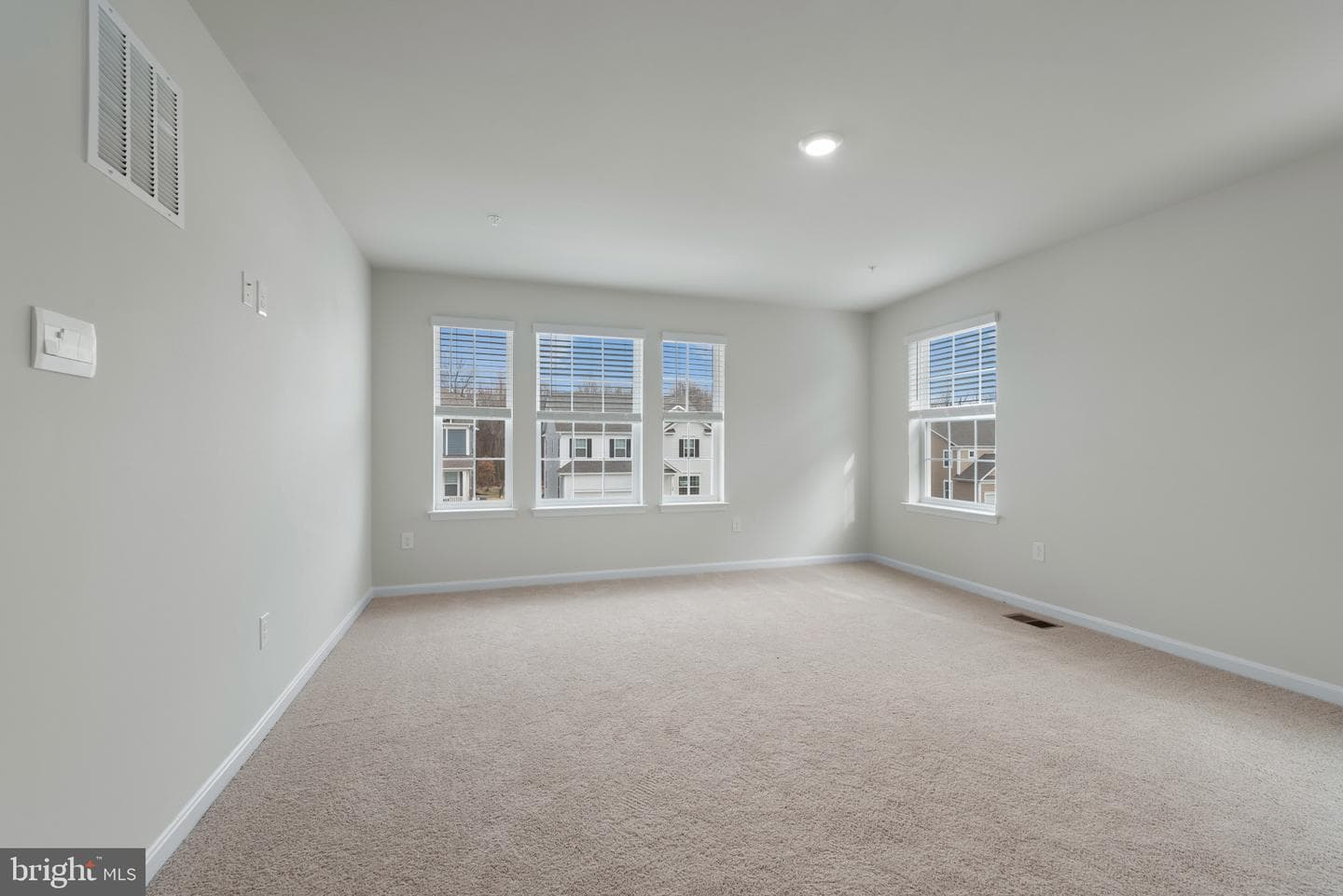 467 Ensemble Way photo 21