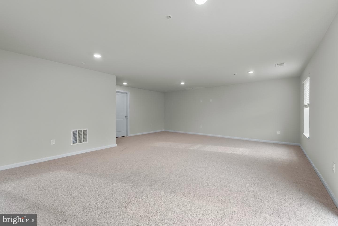467 Ensemble Way photo 25