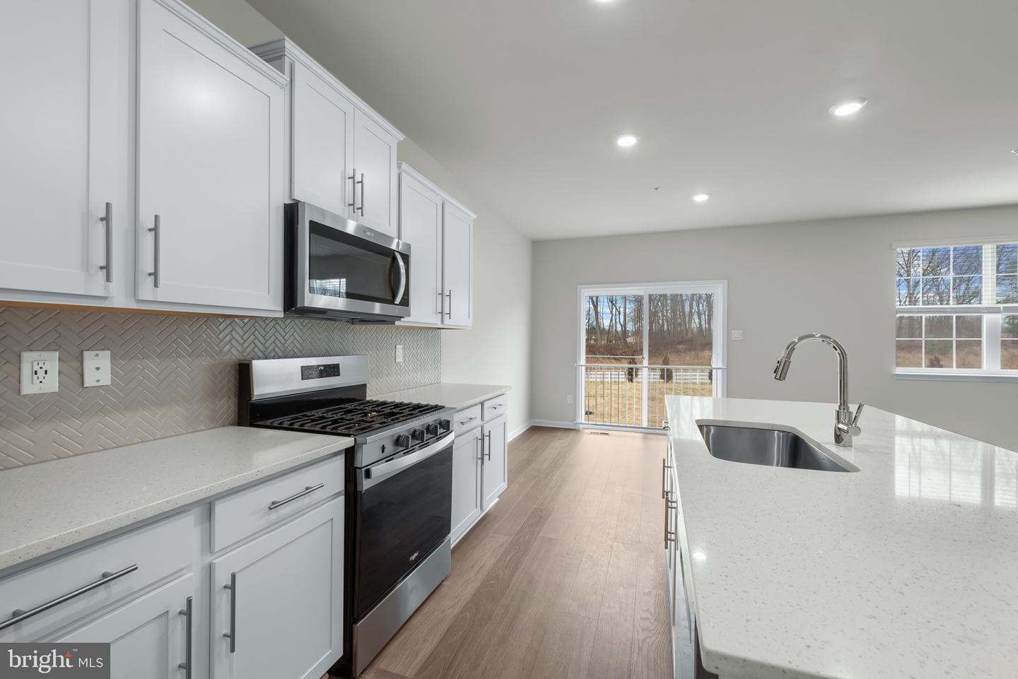 467 Ensemble Way photo 7