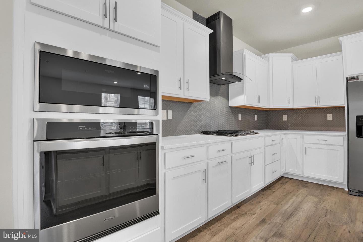 448 Hanson Street photo 11