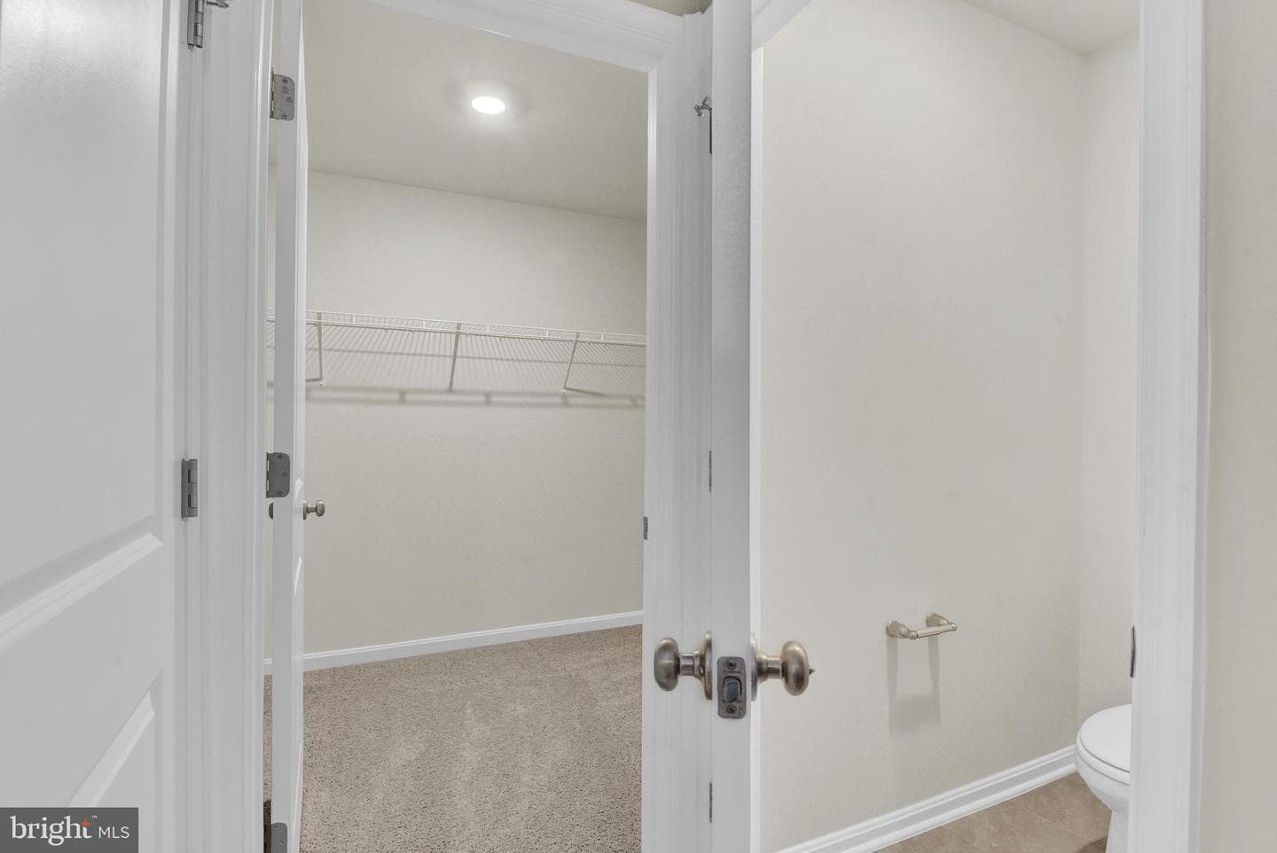 448 Hanson Street photo 26