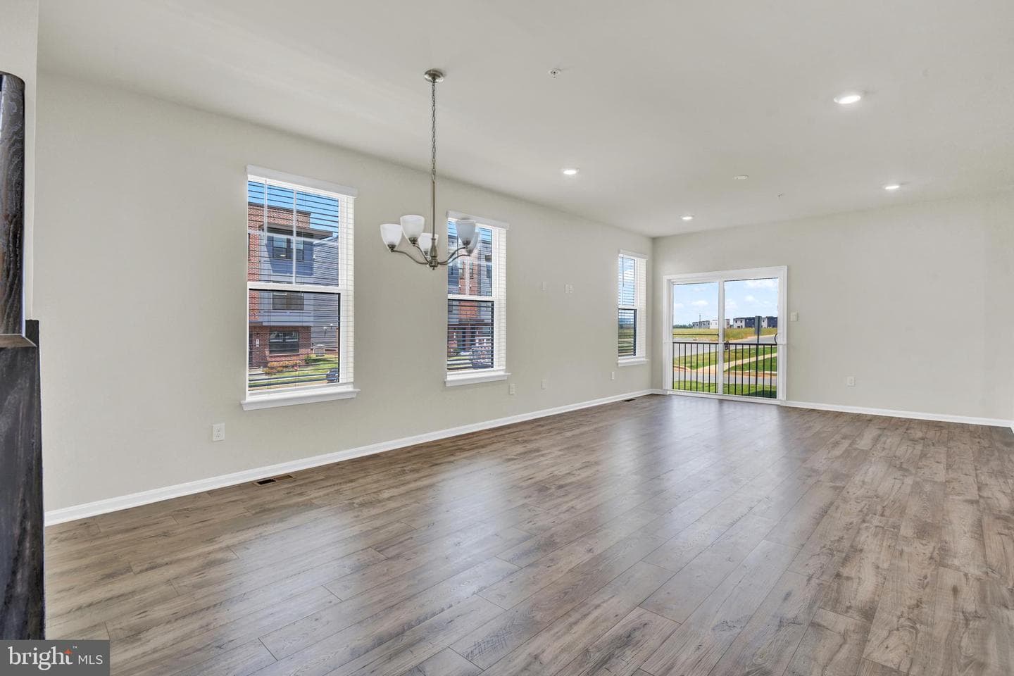 448 Hanson Street photo 6