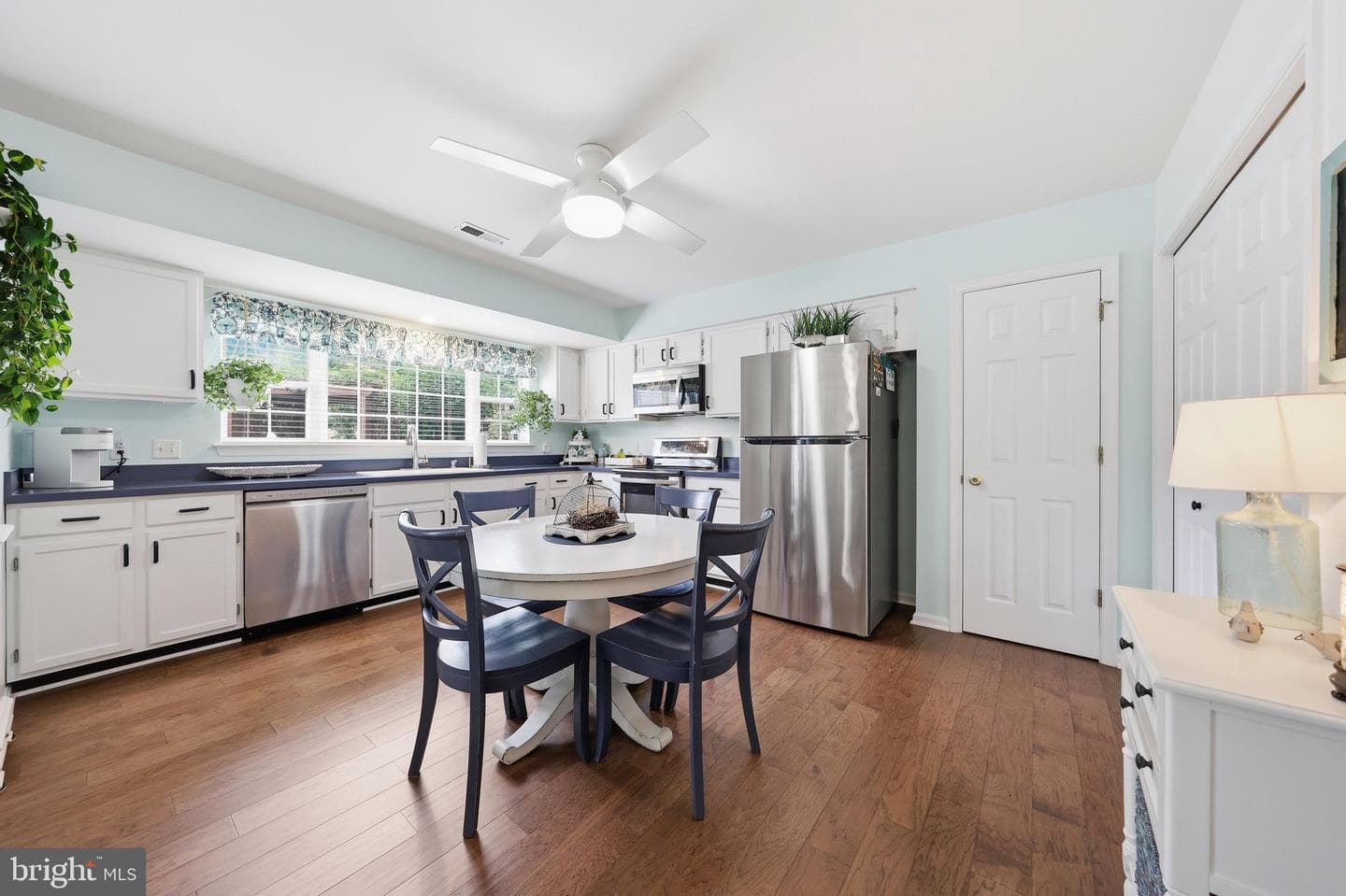 105 New Castle Court photo 11