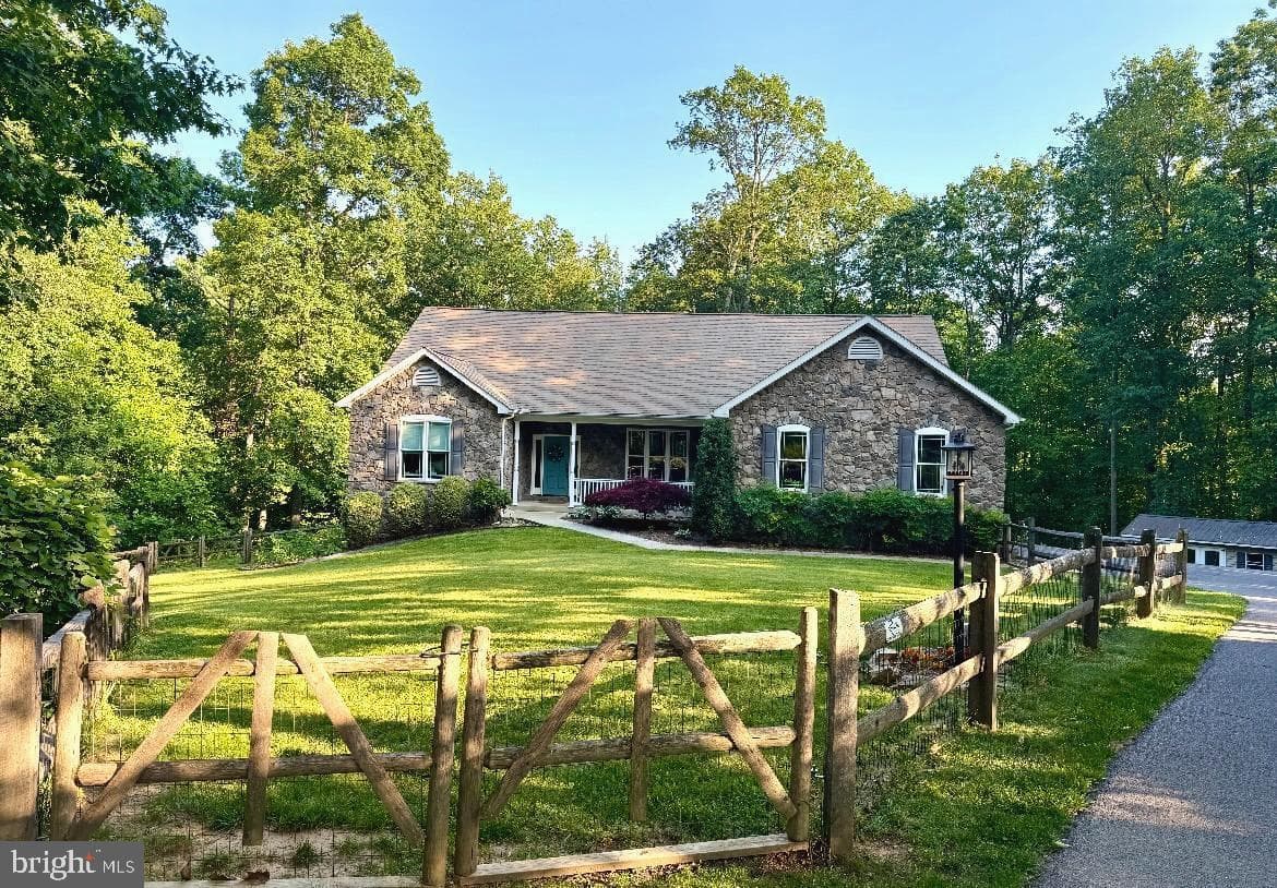 10029 Pine Tree Road photo 1