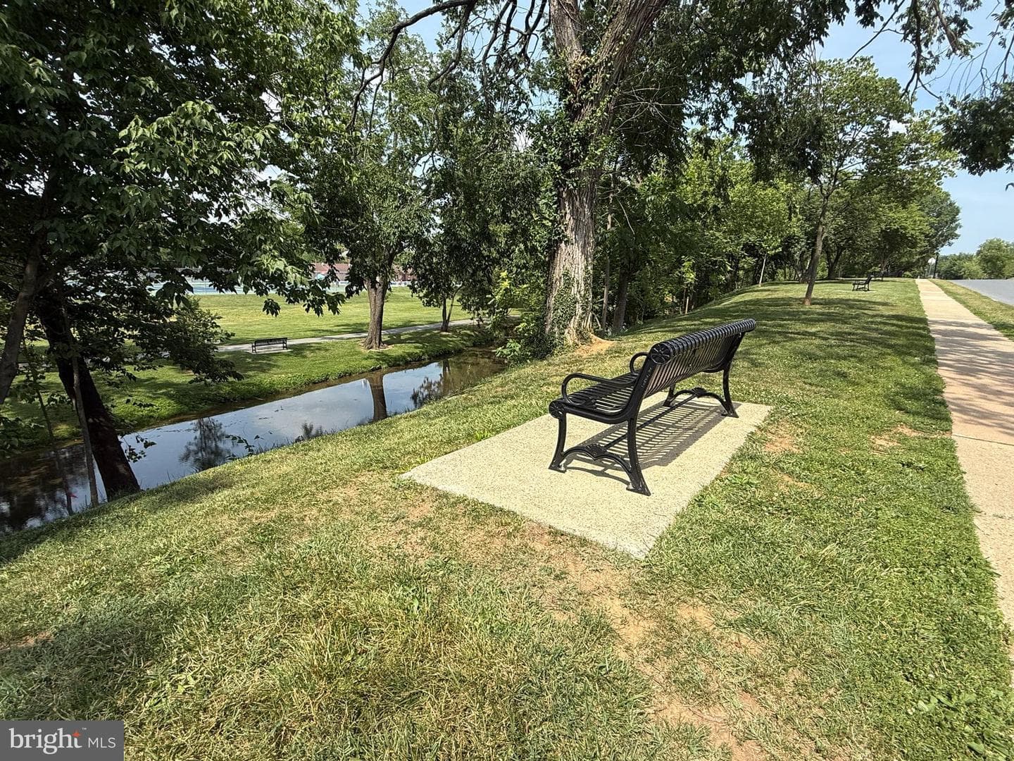 408 Carroll Parkway photo 9