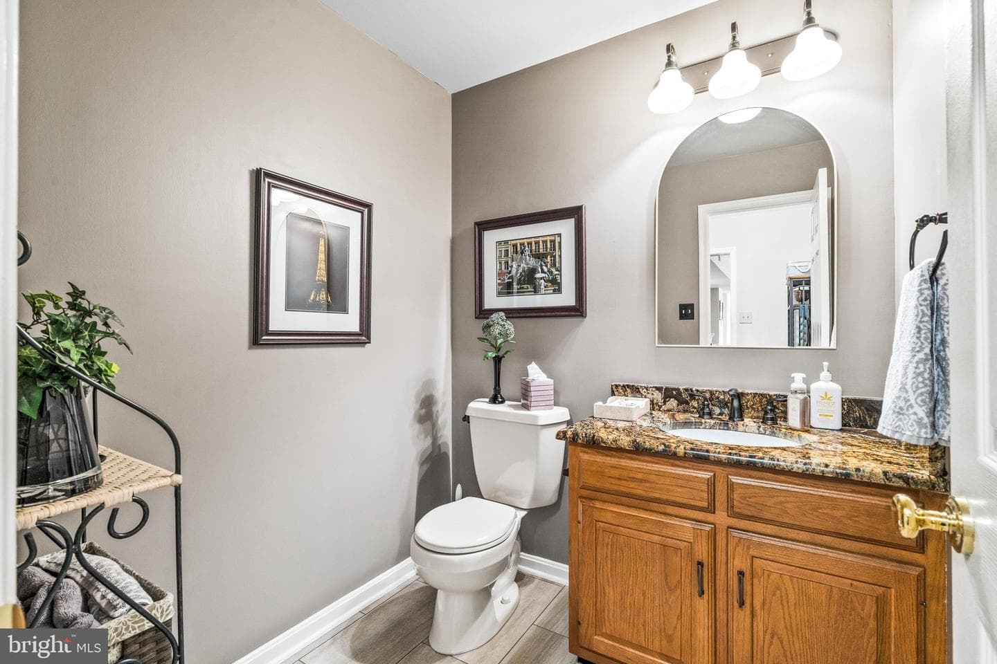 2214 W Greenleaf Drive photo 23