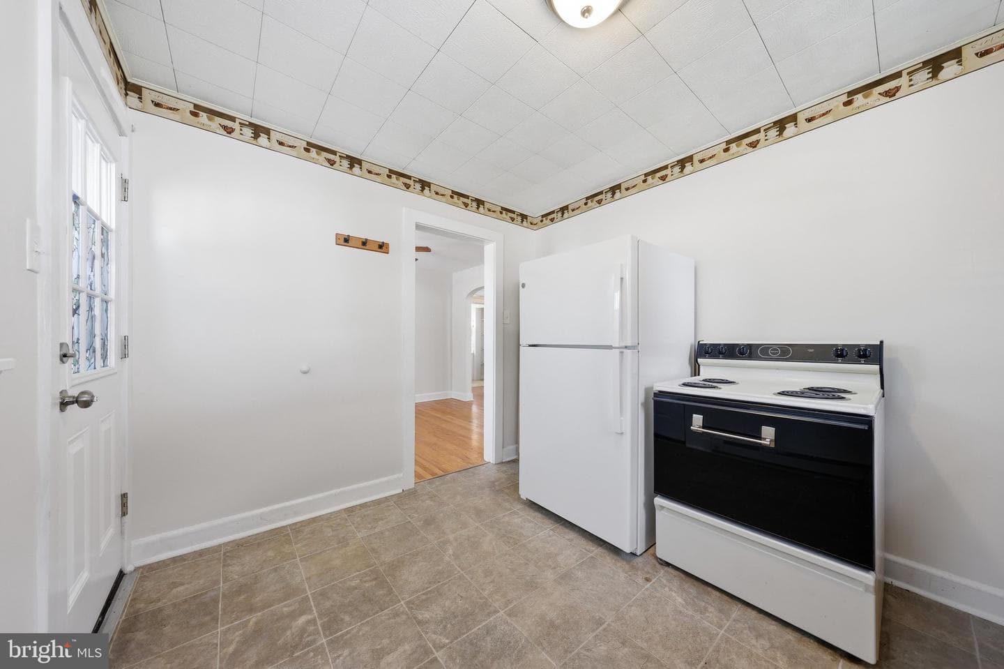 624 Military Road photo 16