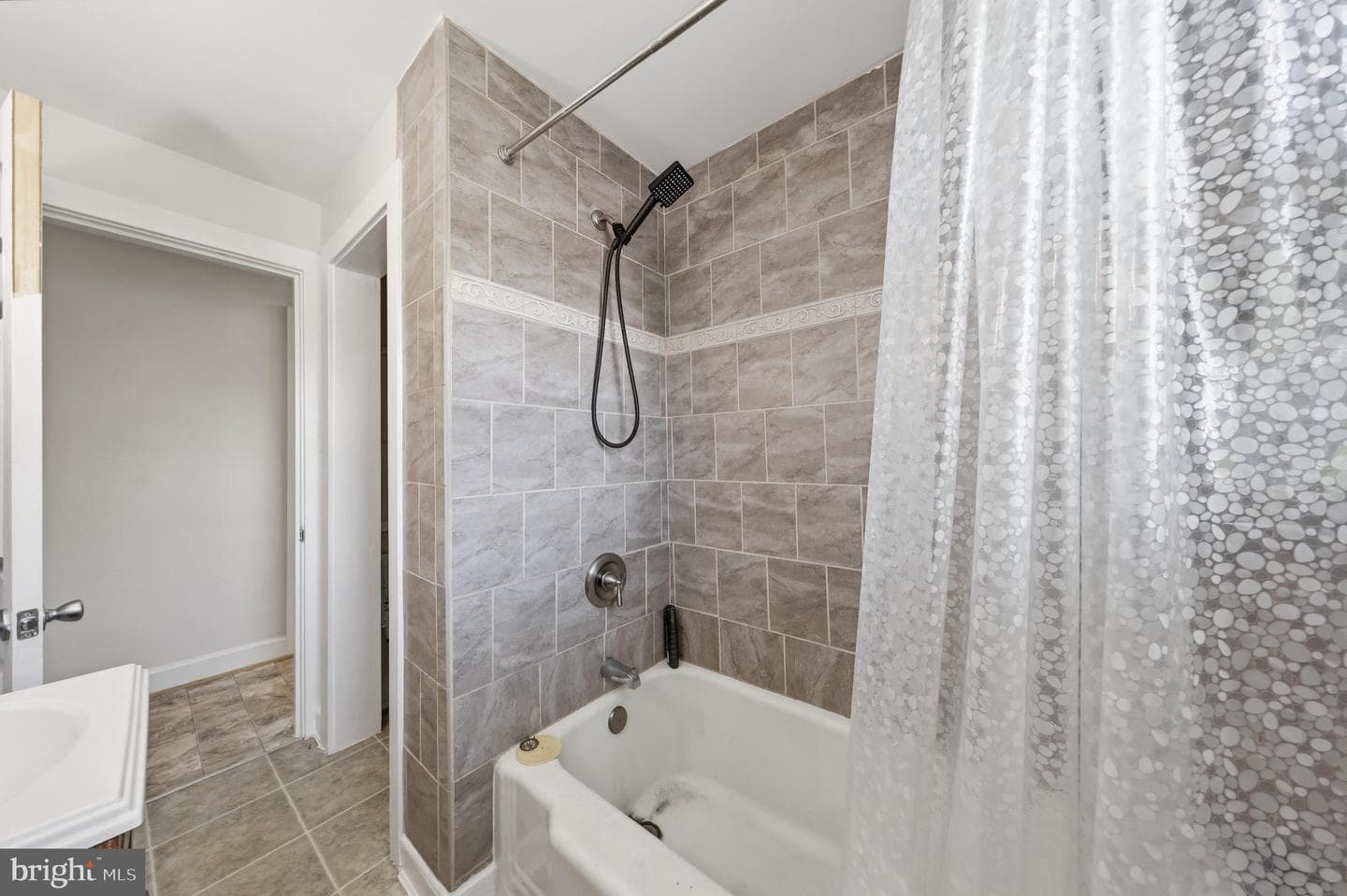 624 Military Road photo 44