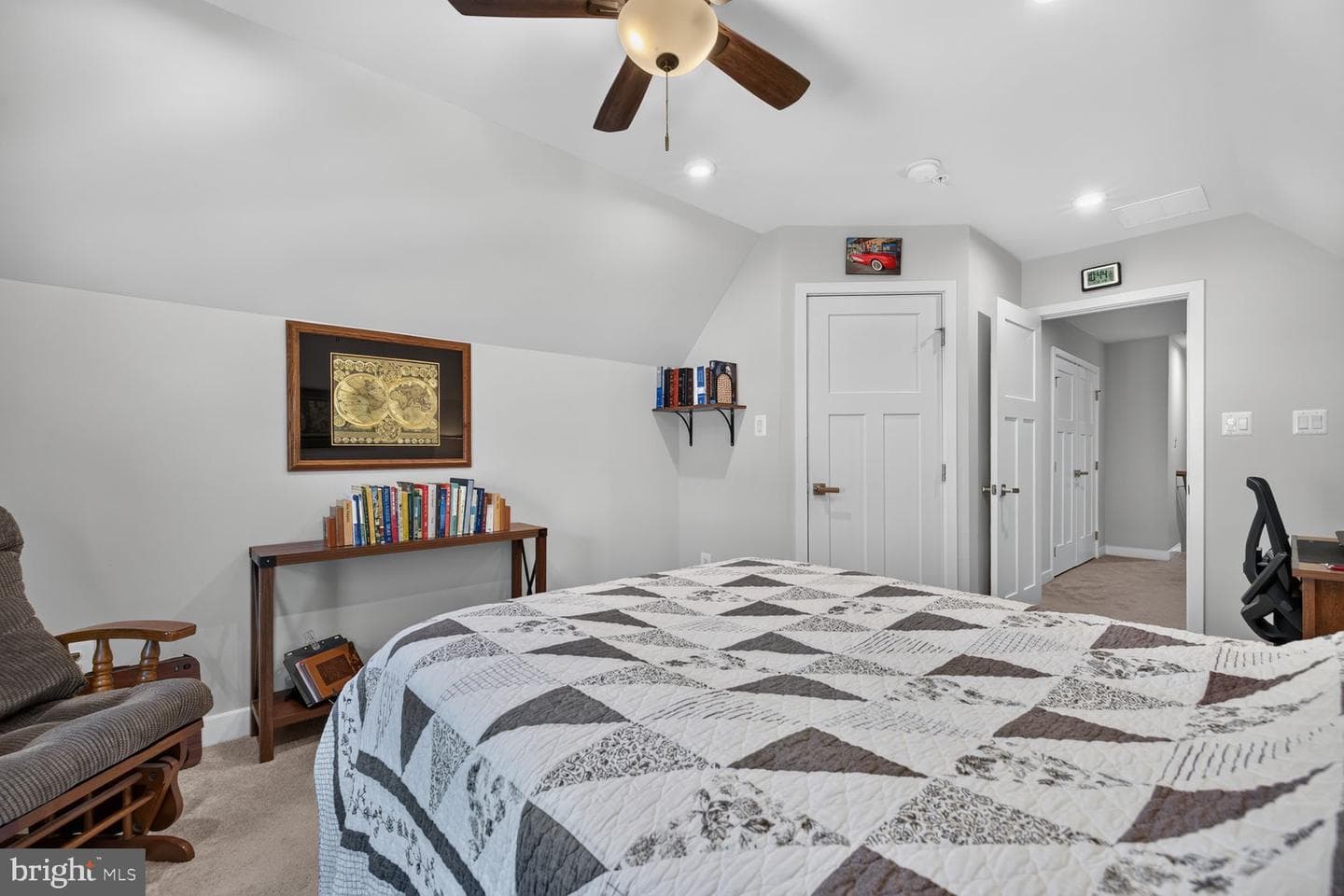 5307 Crape Myrtle Drive photo 18