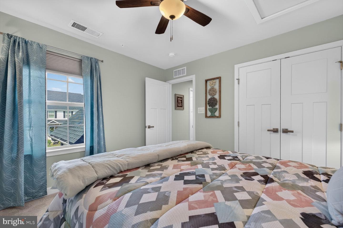 5307 Crape Myrtle Drive photo 19