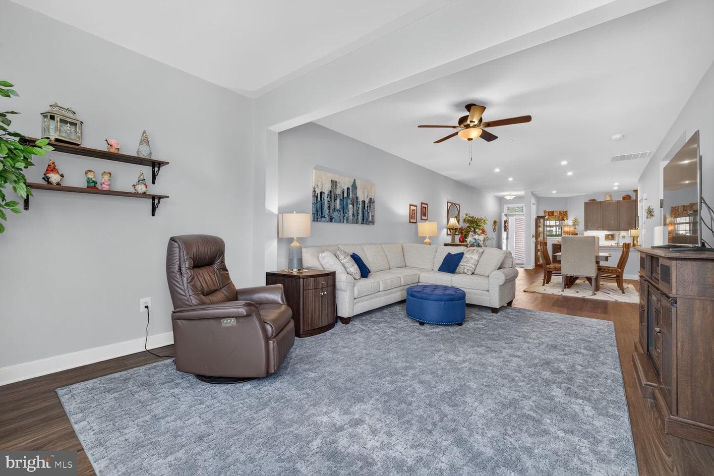 5307 Crape Myrtle Drive photo 5