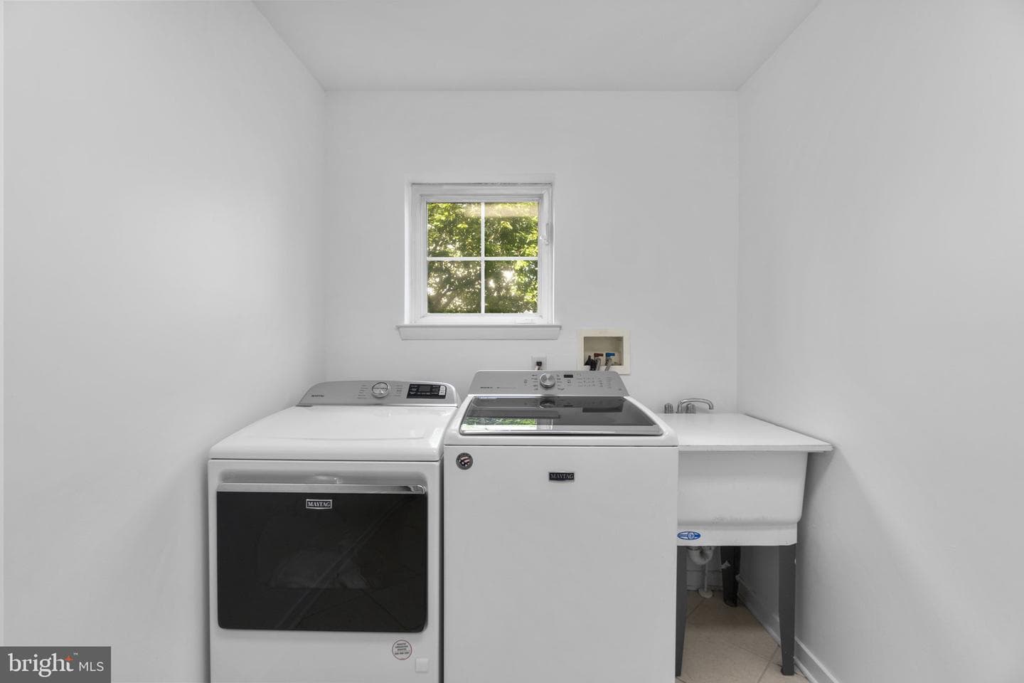 5661 Heatherfield Place photo 18