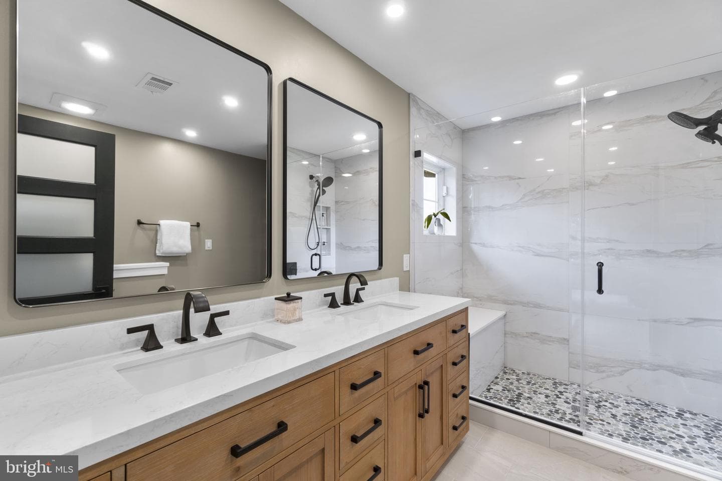 5661 Heatherfield Place photo 22