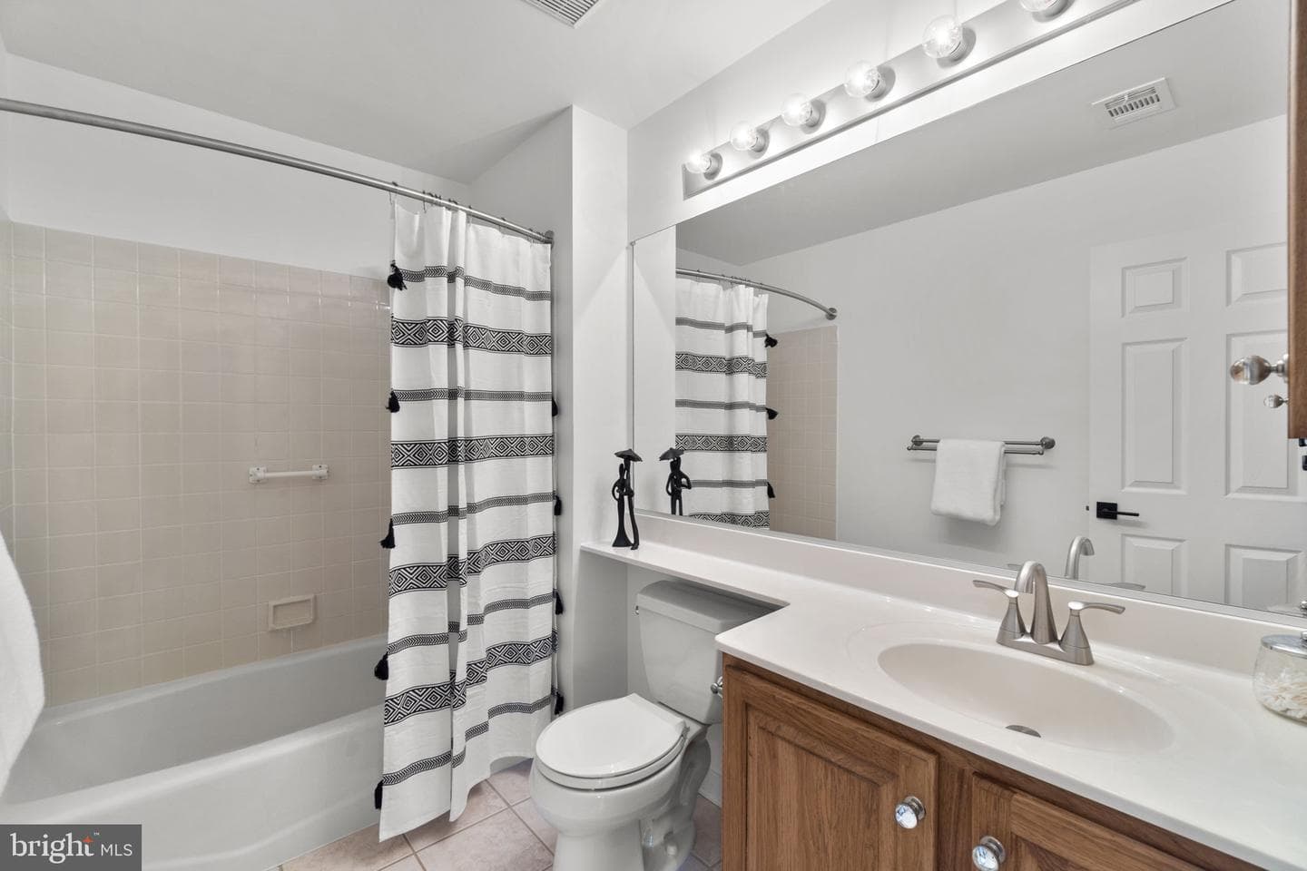 5661 Heatherfield Place photo 31