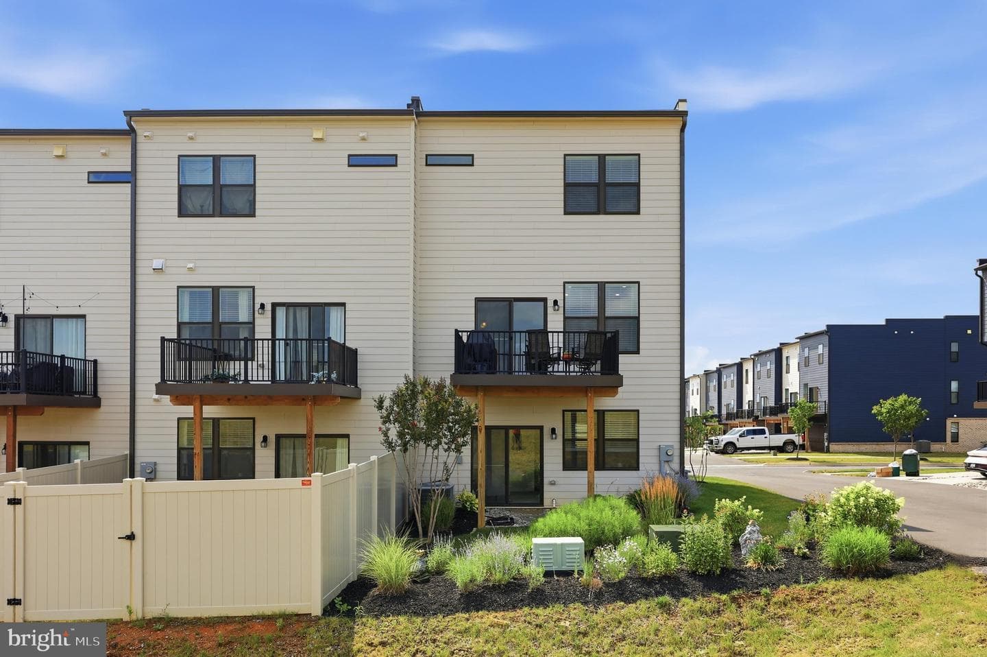 486 Tiller Street photo 42