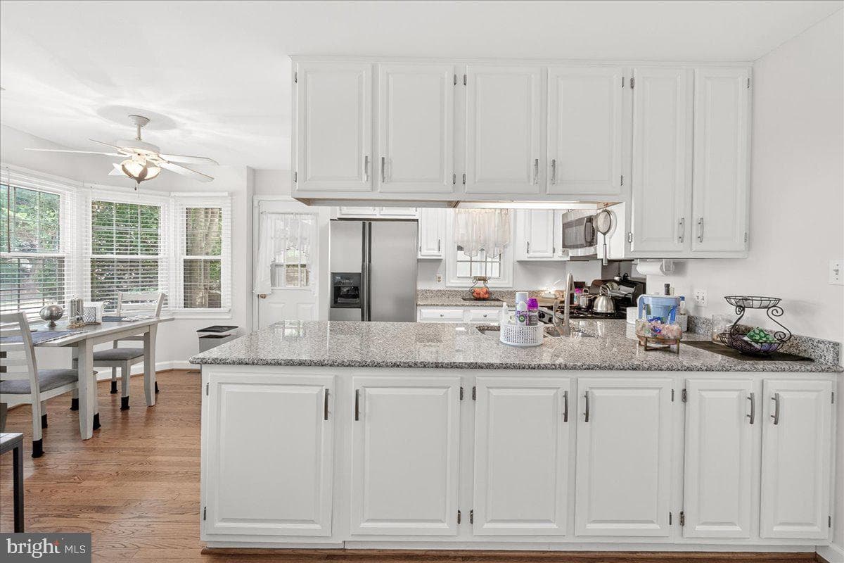 815 Dunbrooke Court photo 18