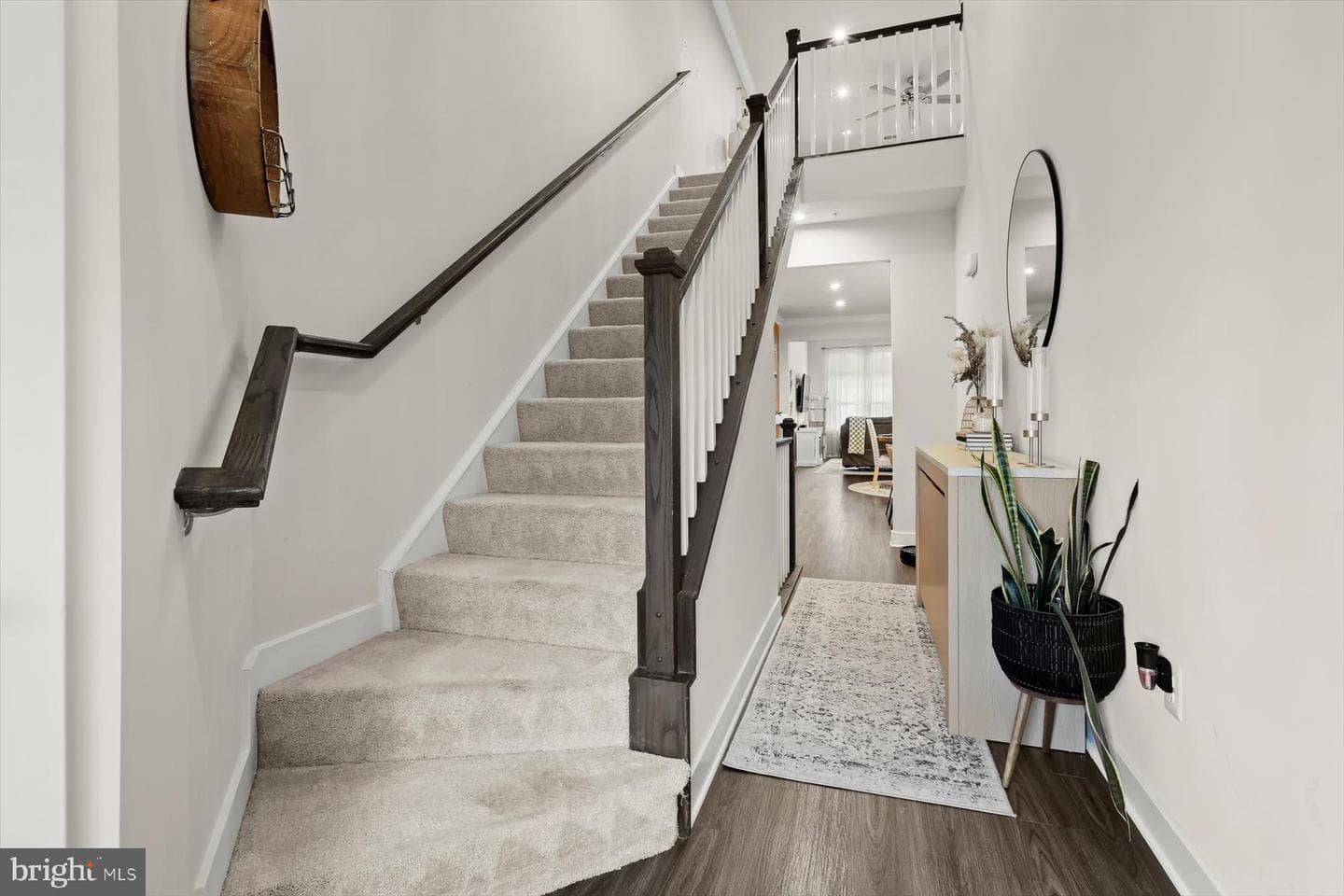6124 Margarita Way photo 8