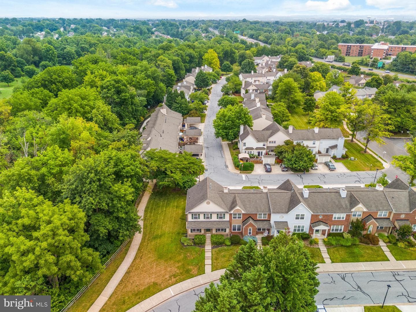 869 Waterford Drive photo 40