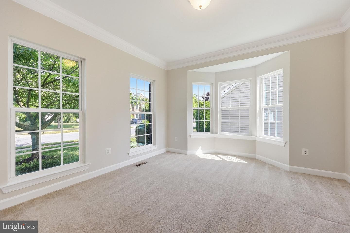 9813 Notting Hill Drive photo 6