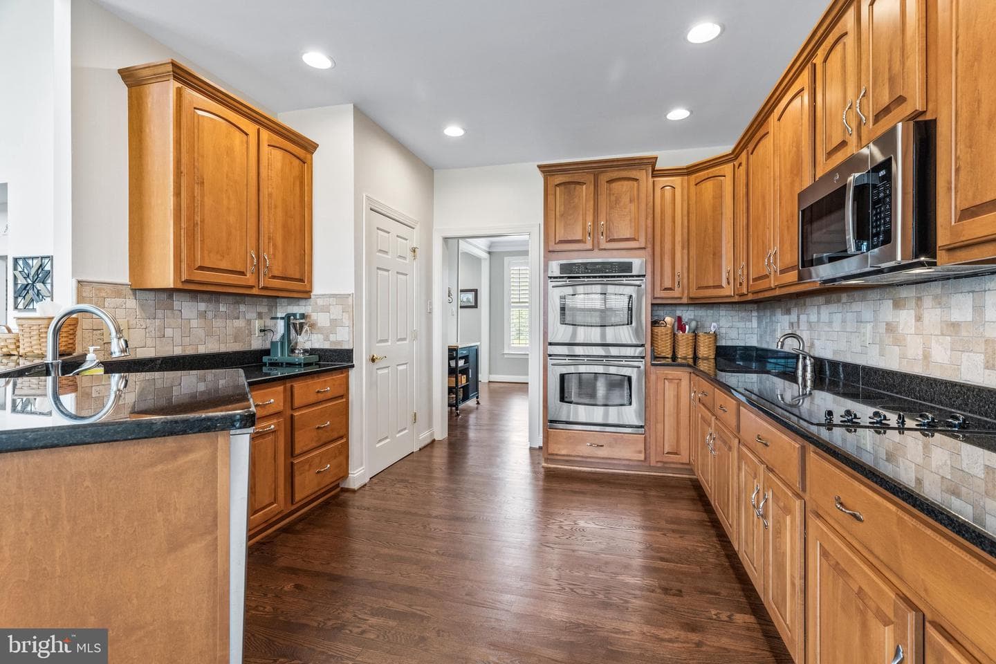 5715 Doubs Road photo 11