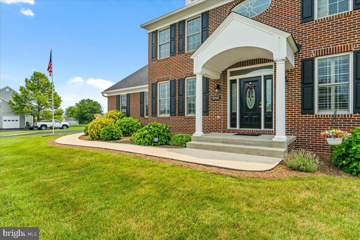 5715 Doubs Road photo 2