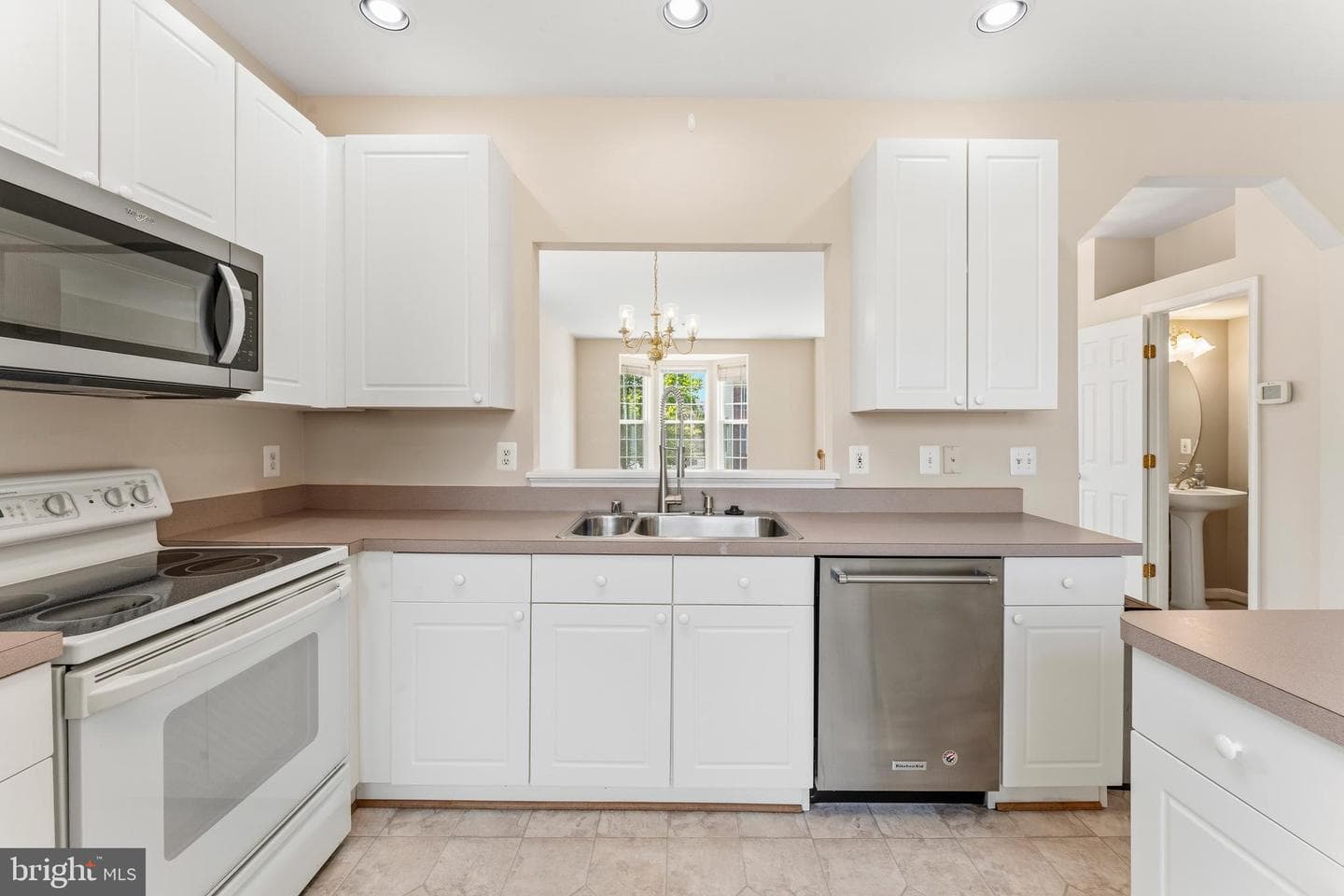 218 Harpers Way photo 11