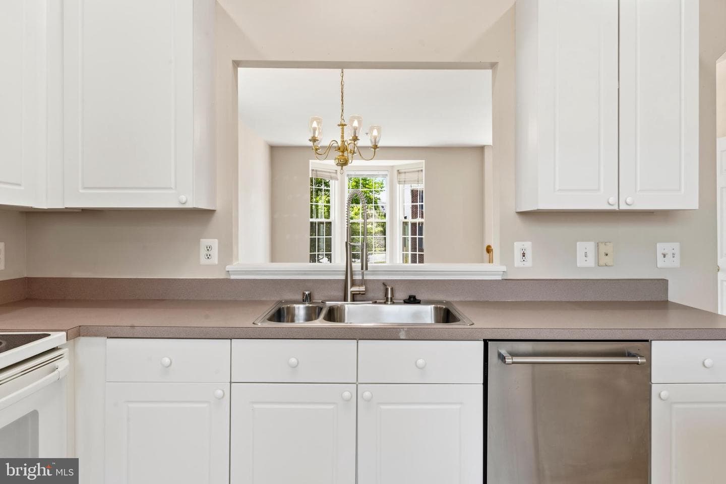 218 Harpers Way photo 13