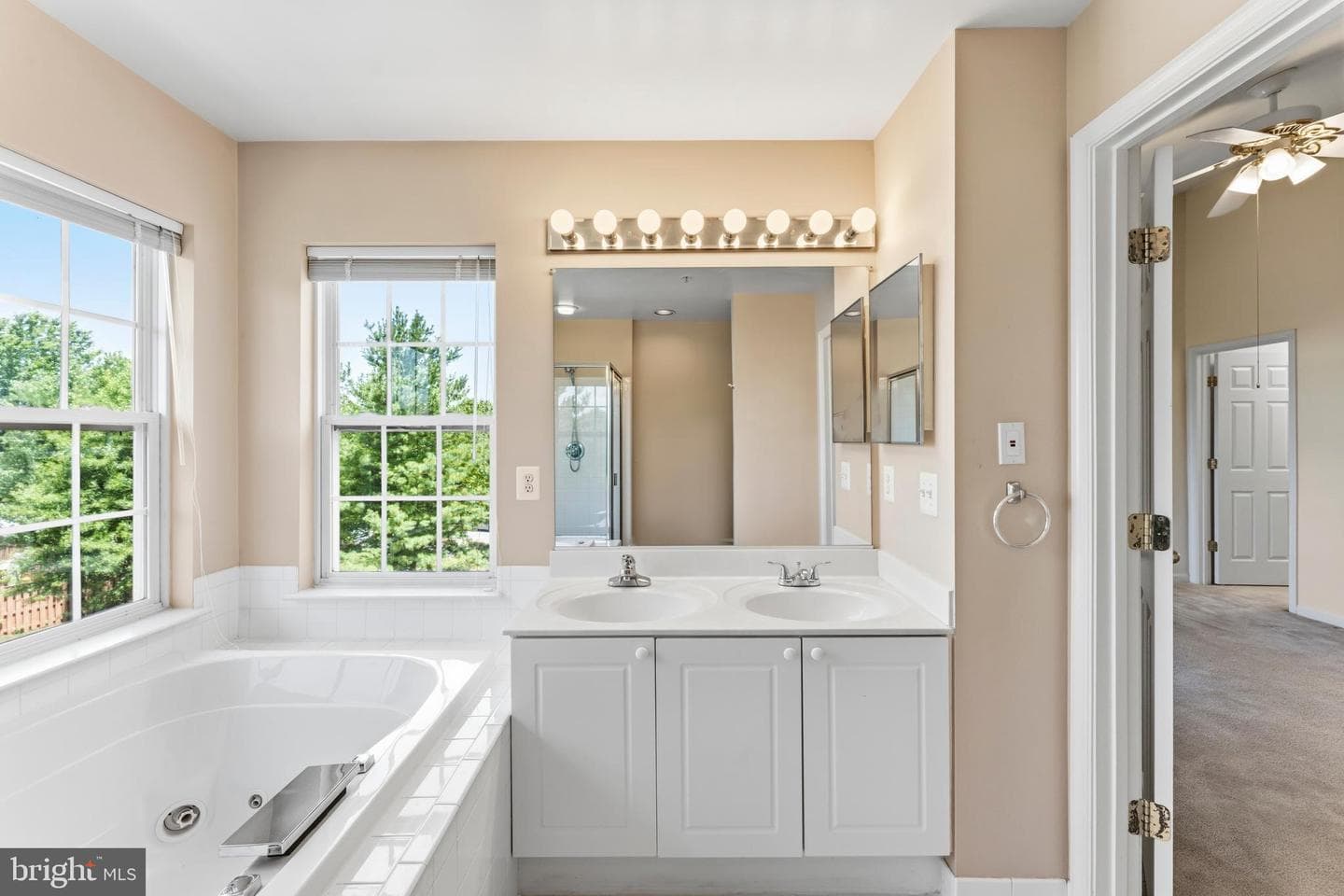 218 Harpers Way photo 32