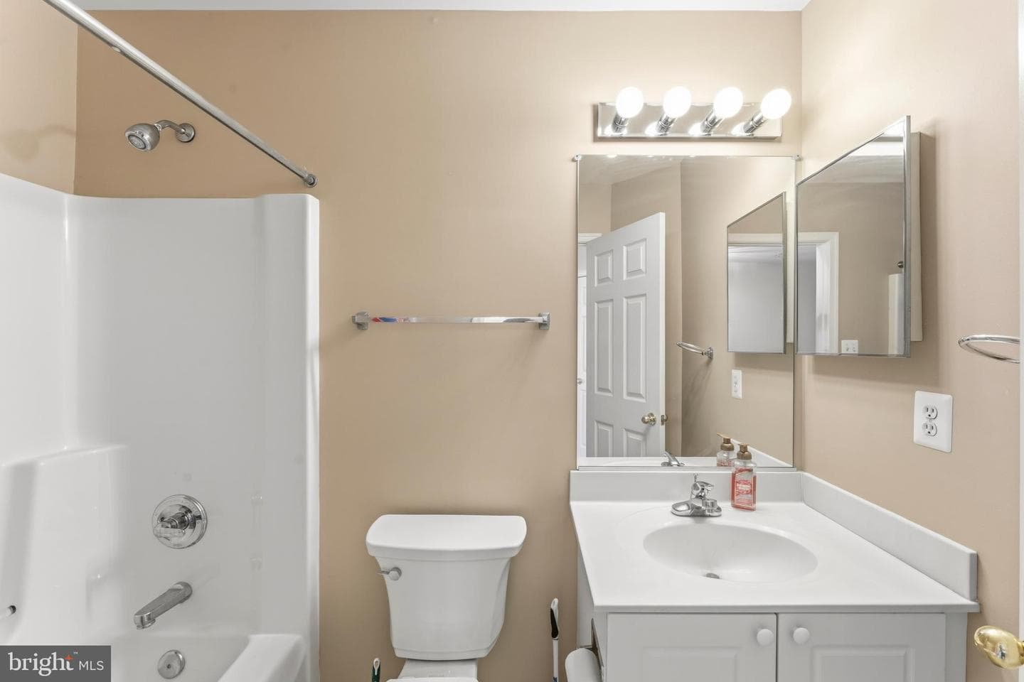 218 Harpers Way photo 42