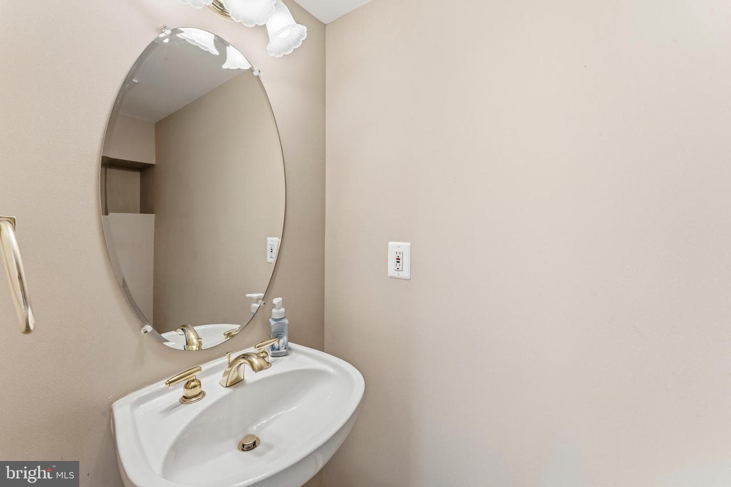 218 Harpers Way photo 44