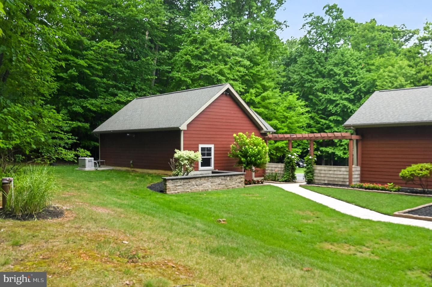 8711 Chestnut Grove Road photo 4