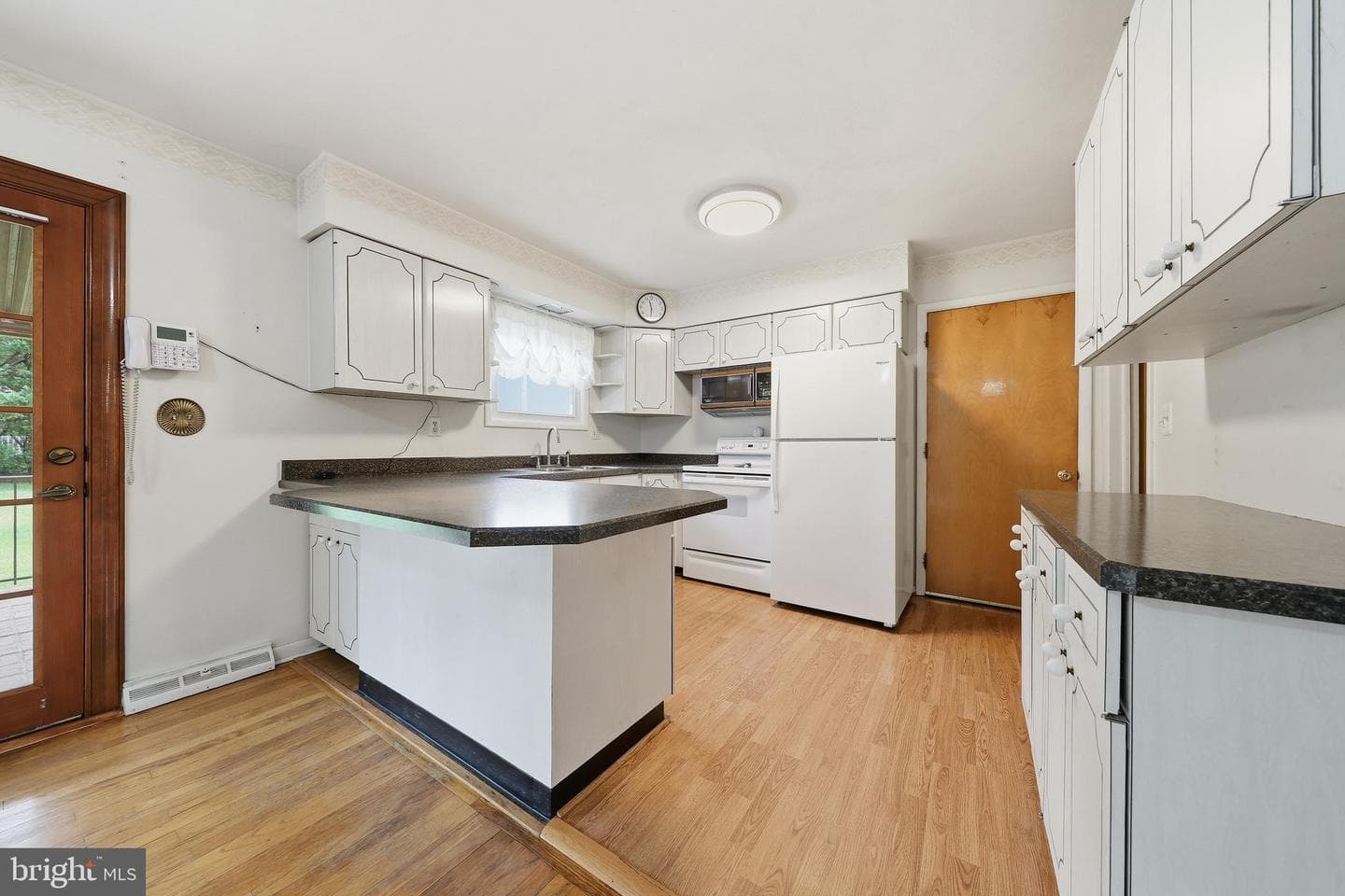 2 James Street photo 18