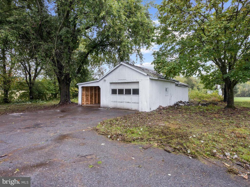 17411 N Seton Avenue photo 30