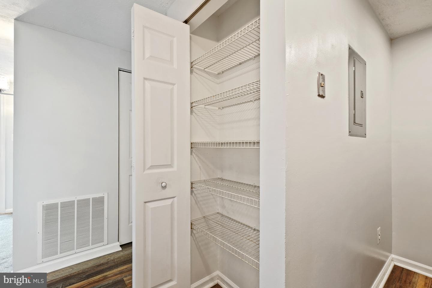 811 Stratford Way #E photo 12