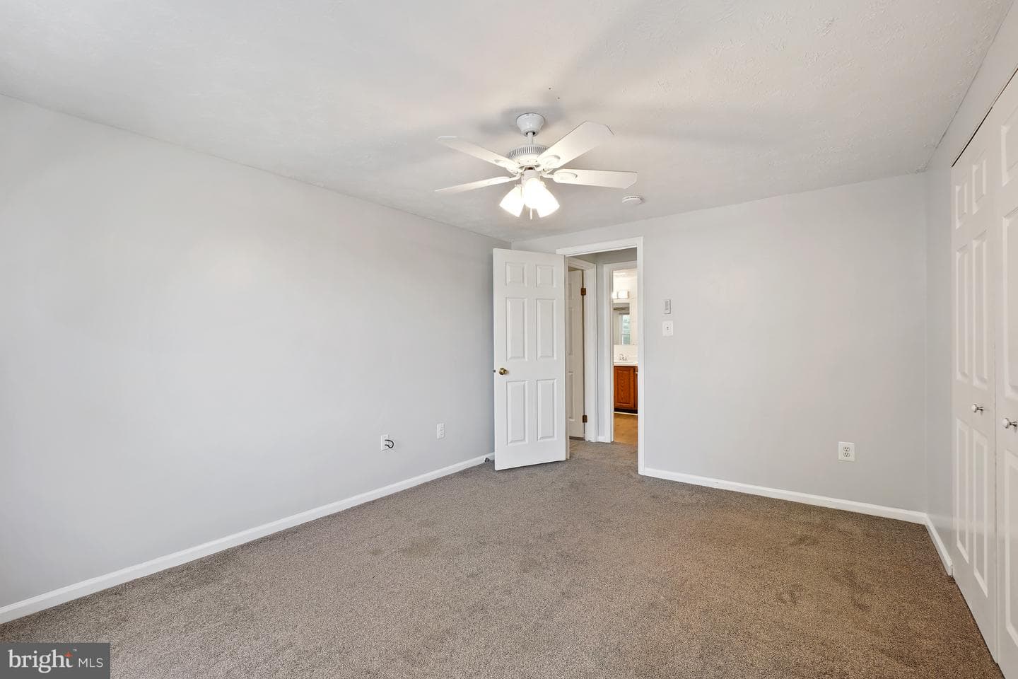 811 Stratford Way #E photo 16