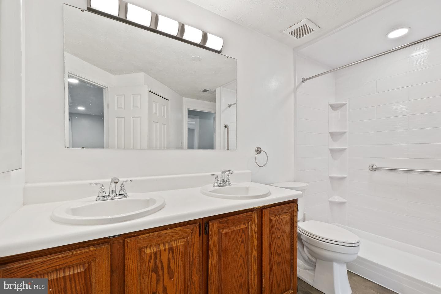 811 Stratford Way #E photo 21