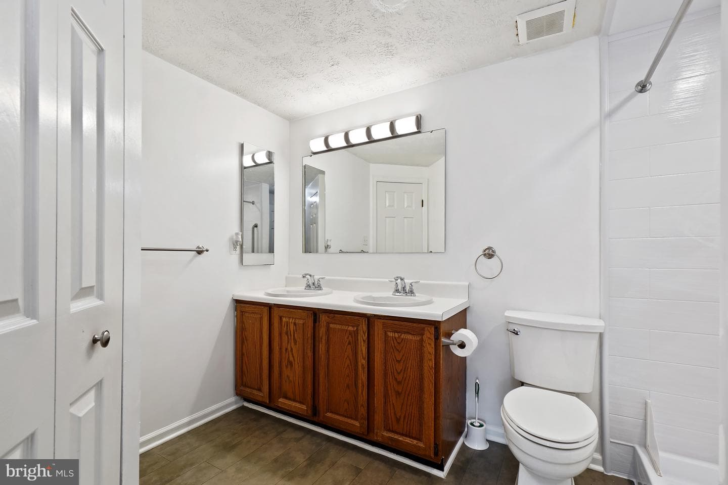 811 Stratford Way #E photo 22