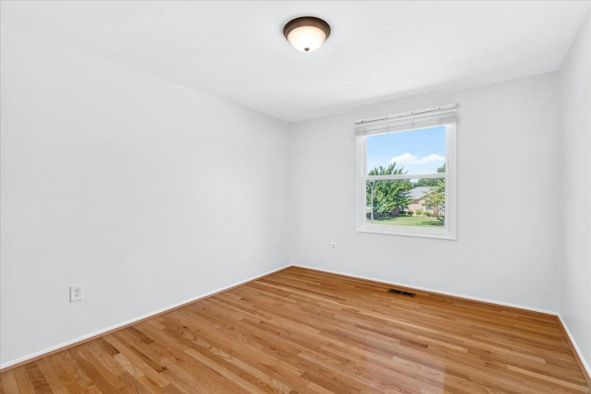 11 Chapel Place photo 18