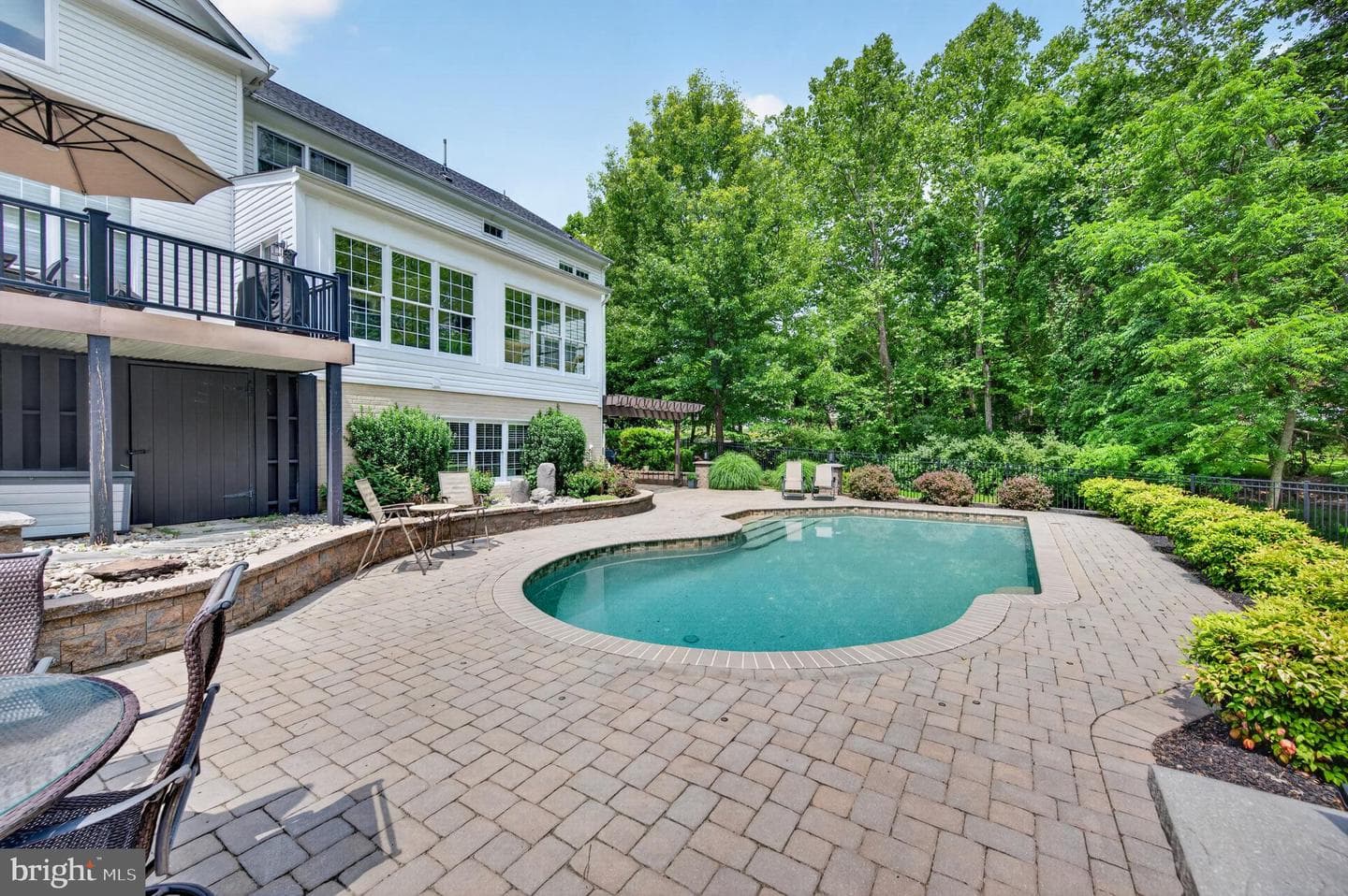 9638 Woodland Road photo 3