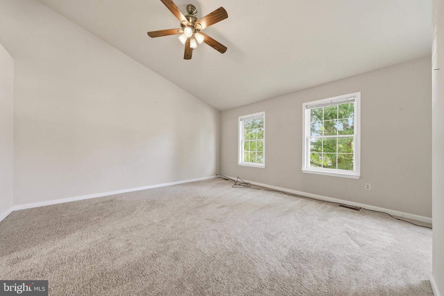 814 Fifth Avenue photo 28