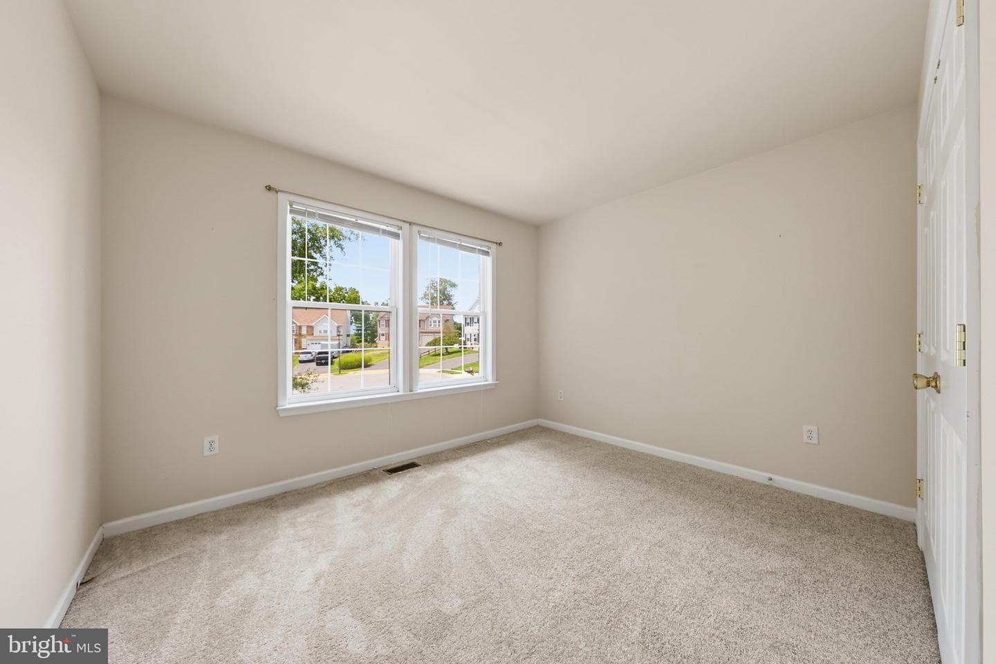 814 Fifth Avenue photo 37