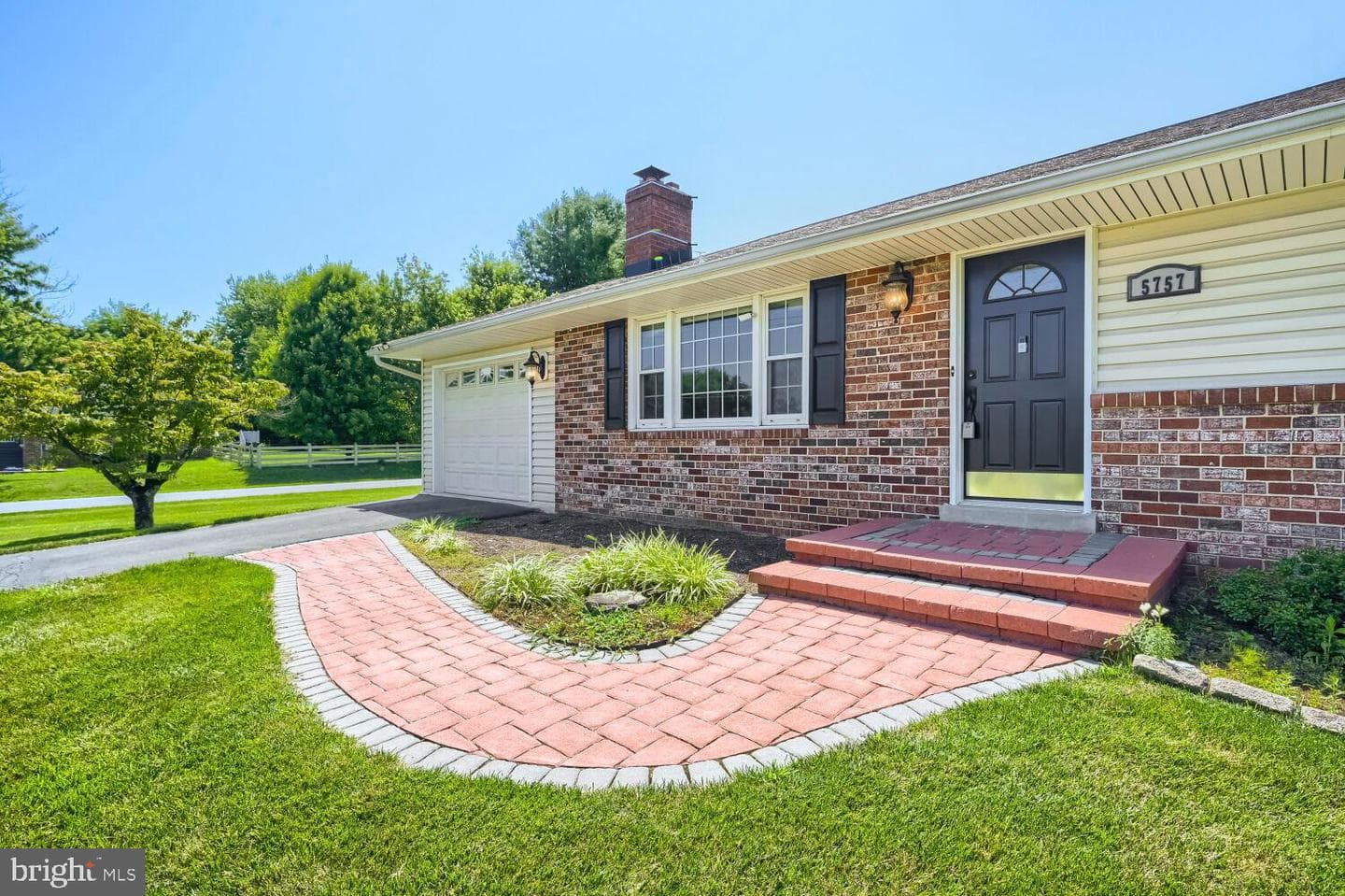 5757 Woodville Road, Mount Airy
