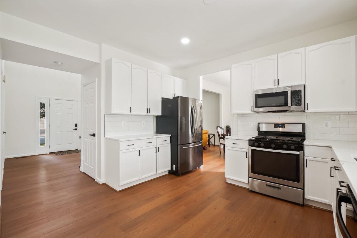 90 Howard Court photo 16