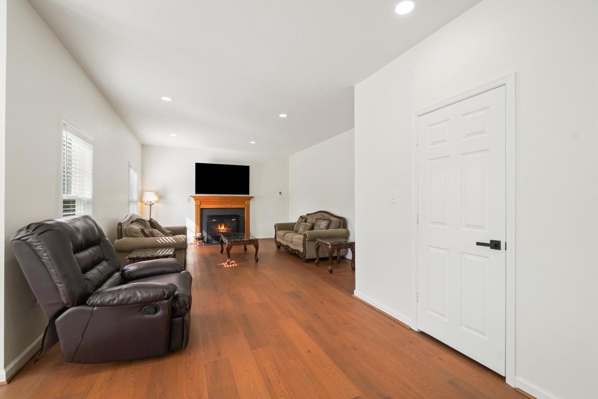 90 Howard Court photo 17