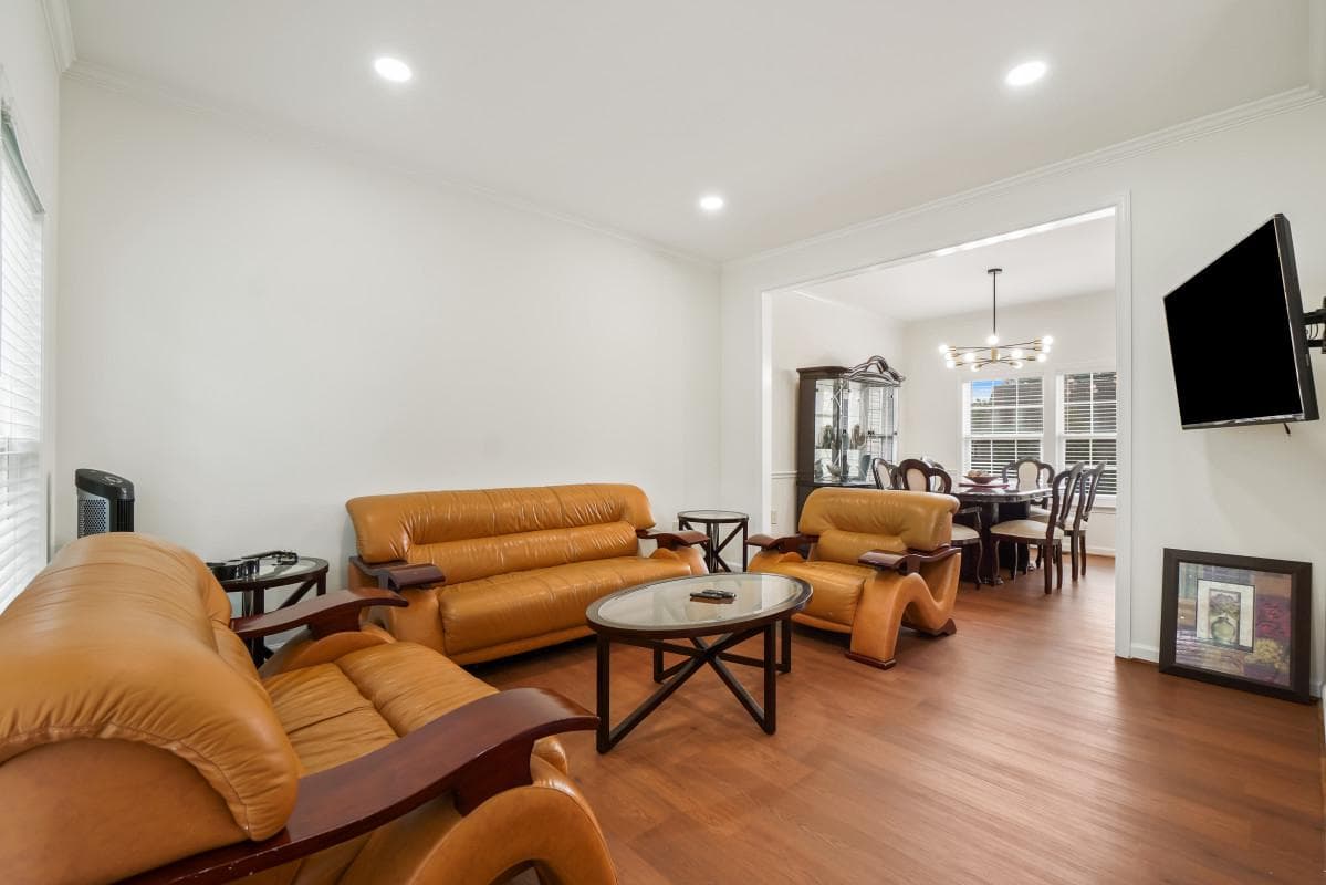 90 Howard Court photo 5