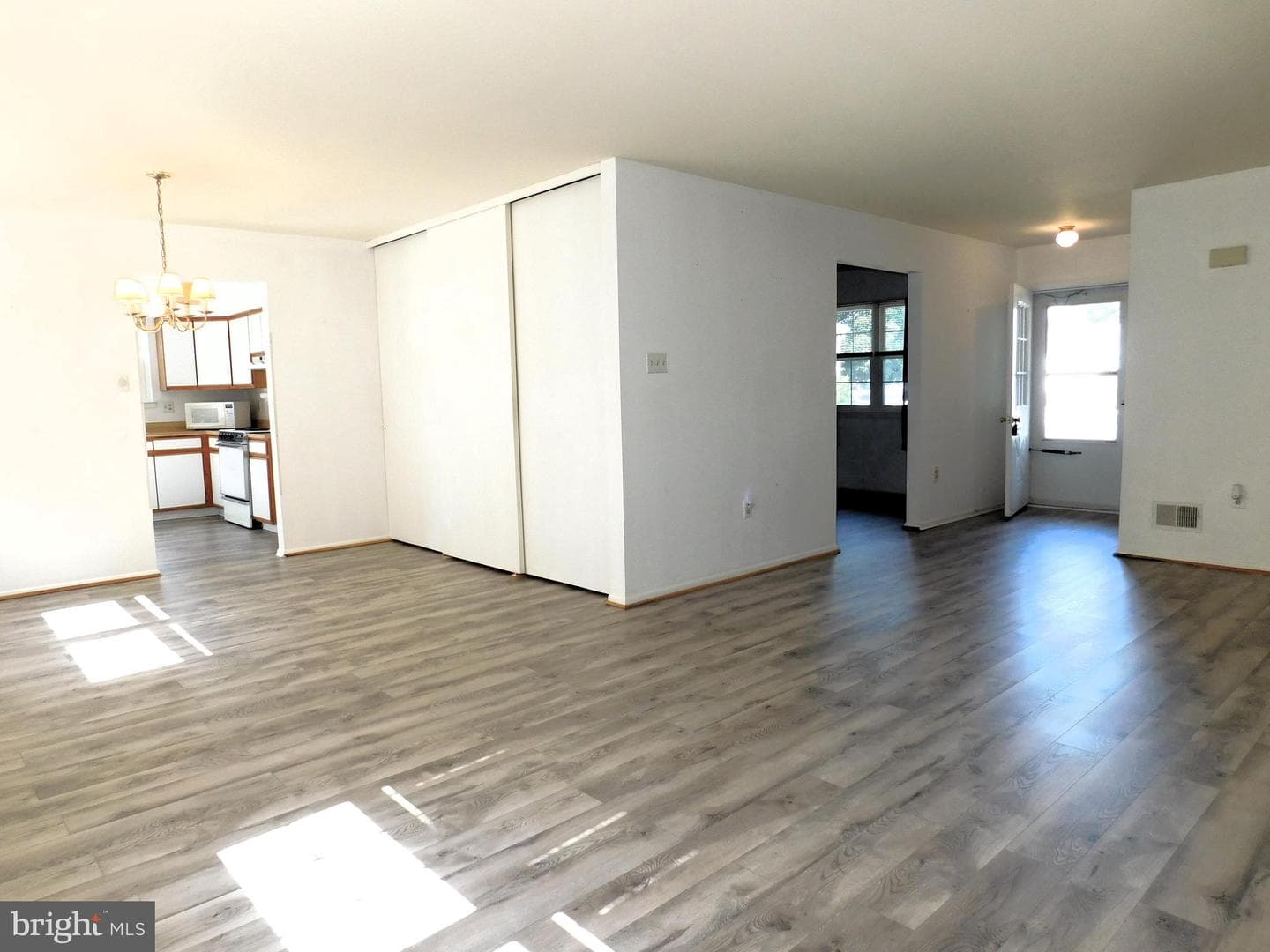 5603 Honeysuckle Court photo 9