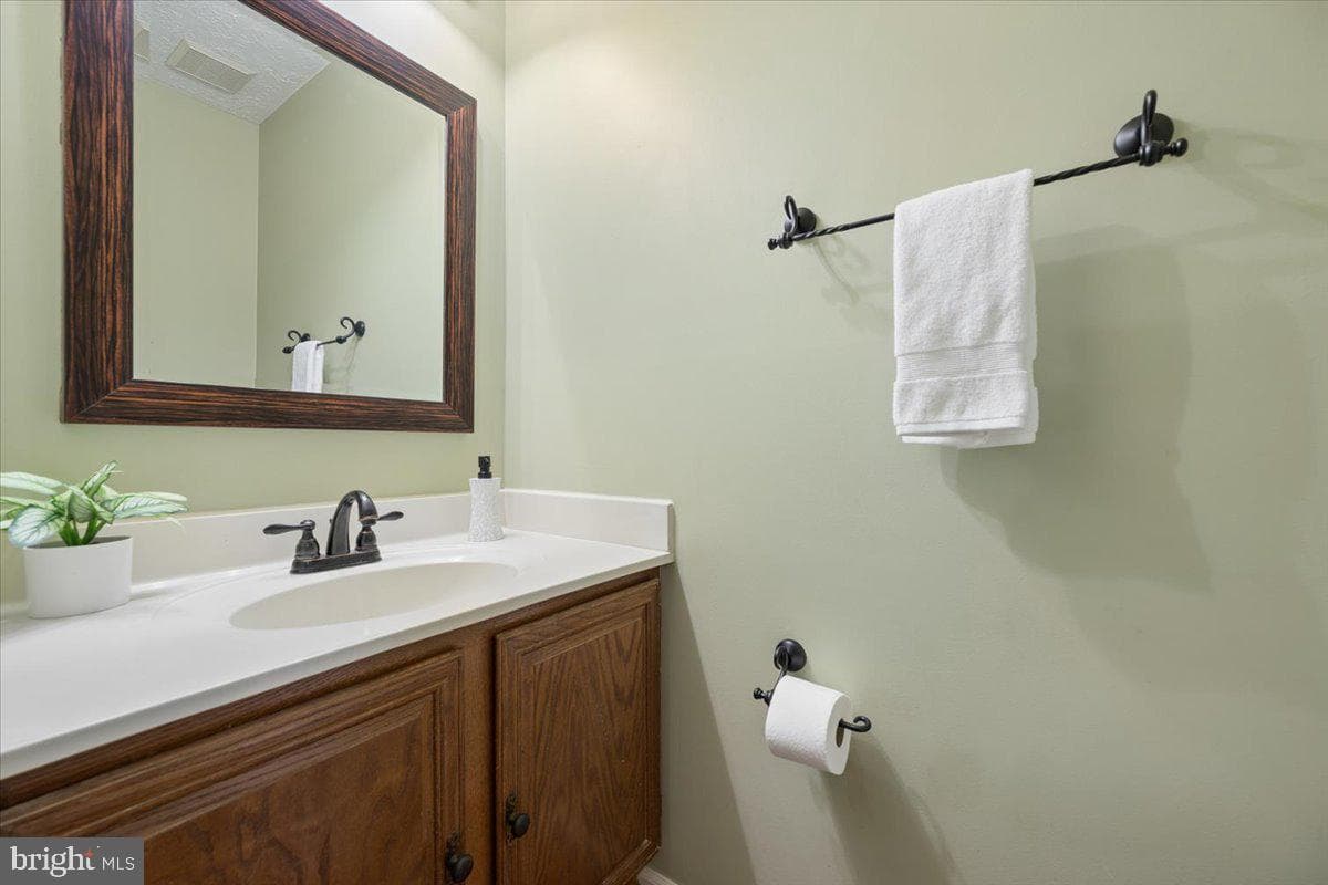 6396 Devonshire Lane photo 16