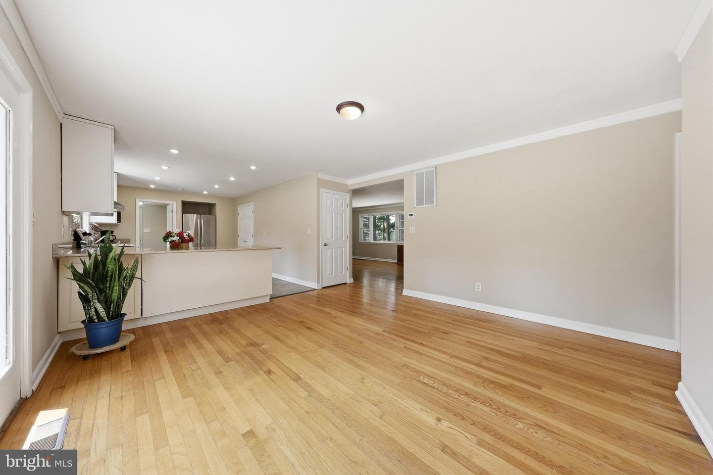 5425 Jefferson Boulevard photo 13