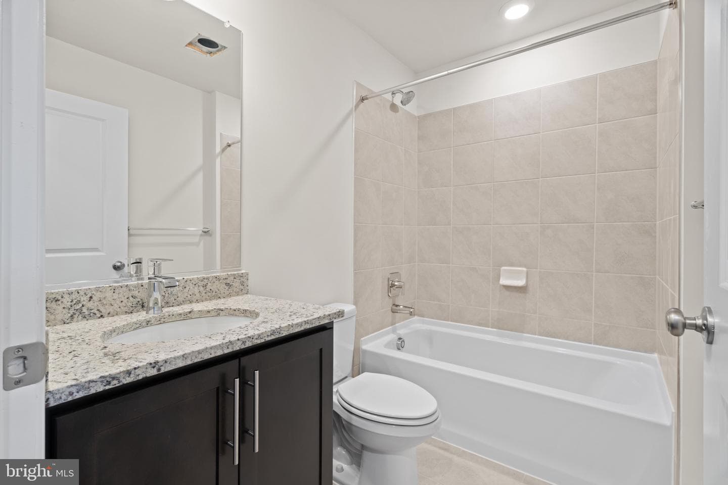 237 Moonroe Avenue photo 10
