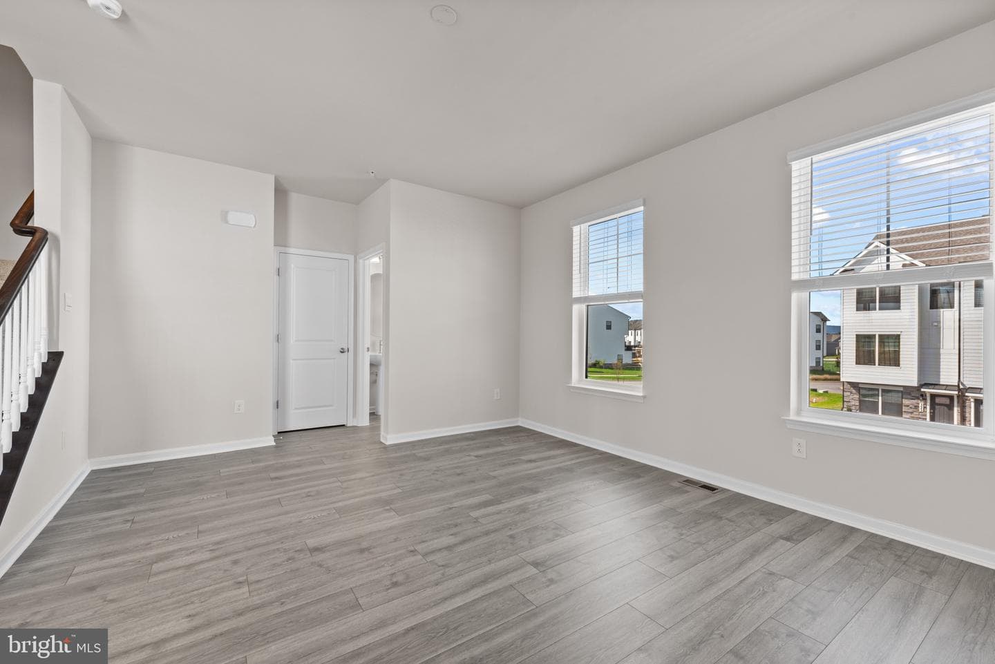 341 Ensemble Way photo 18